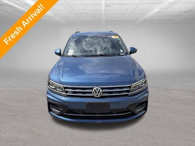 2018 Volkswagen Tiguan 2.0T SEL Premium 4Motion — photo 1 of 11