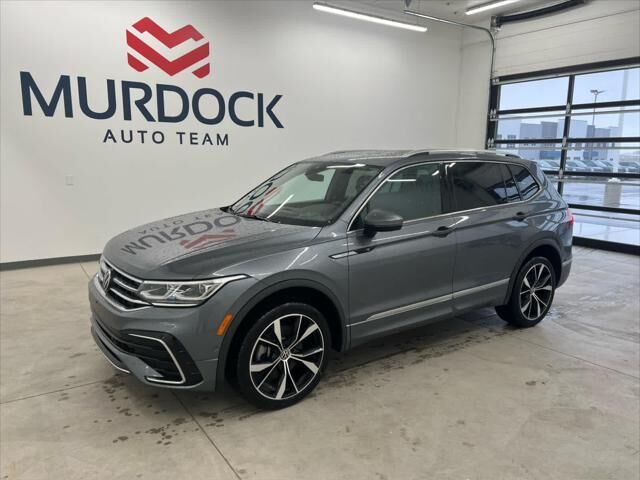 2022 Volkswagen Tiguan SEL R-Line 4Motion — photo 1 of 26