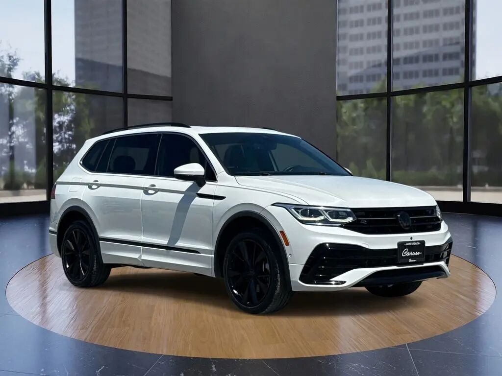 2022 Volkswagen Tiguan SEL R-Line 4Motion — photo 1 of 13