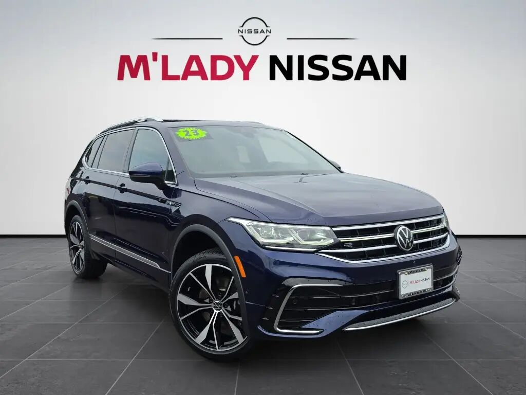 2023 Volkswagen Tiguan SEL R-Line 4Motion — photo 1 of 13