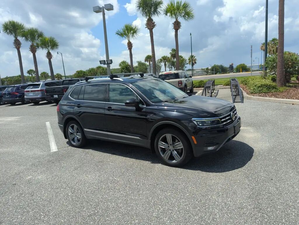 2019 Volkswagen Tiguan SEL Premium 4Motion — photo 1 of 10