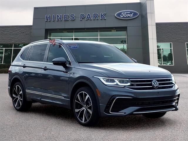 2024 Volkswagen Tiguan SEL R-Line 4Motion — photo 1 of 13
