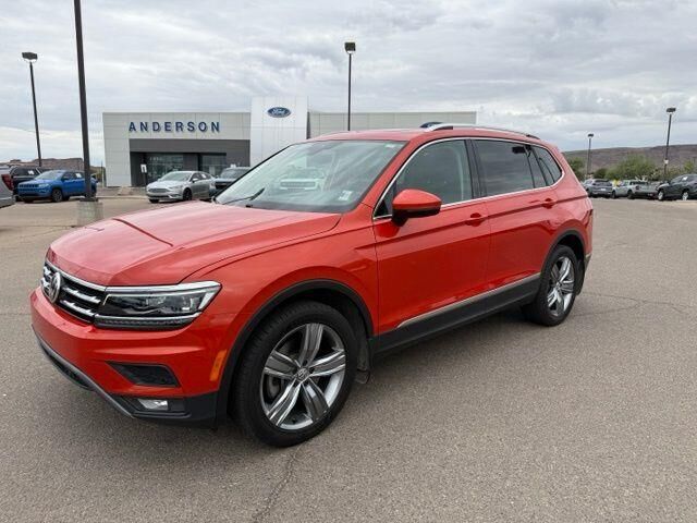2018 Volkswagen Tiguan 2.0T SEL Premium — photo 1 of 39