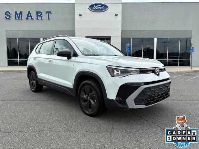 2025 Volkswagen Taos S — photo 1 of 25