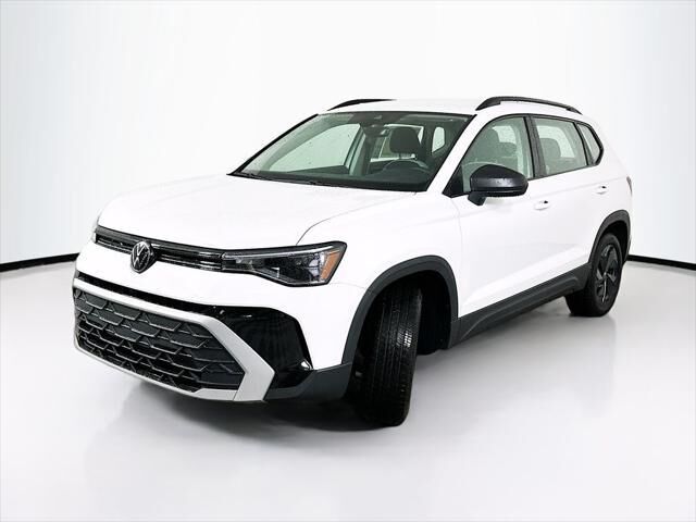 2025 Volkswagen Taos S — photo 1 of 13