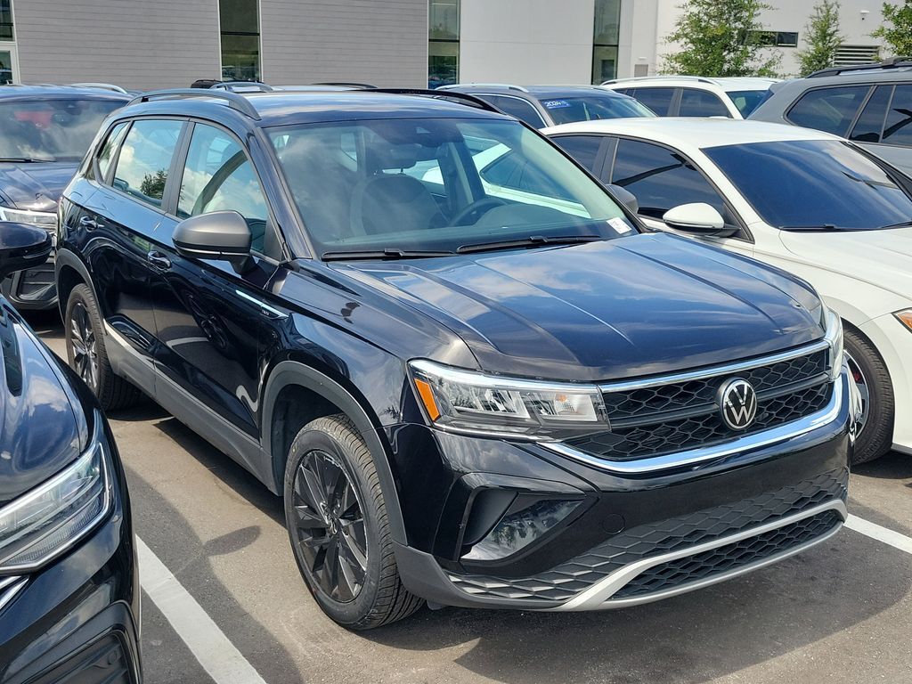 2024 Volkswagen Taos 1.5T S — photo 1 of 13