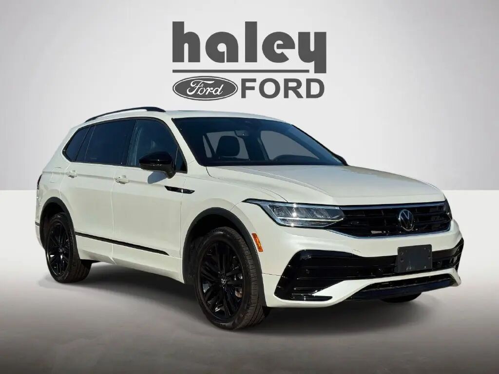 2022 Volkswagen Tiguan SE R-Line Black 4Motion — photo 1 of 13