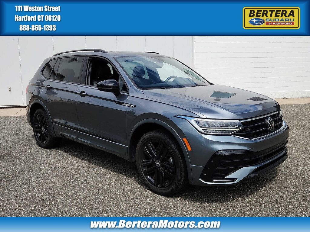 2022 Volkswagen Tiguan SE R-Line Black 4Motion — photo 1 of 26