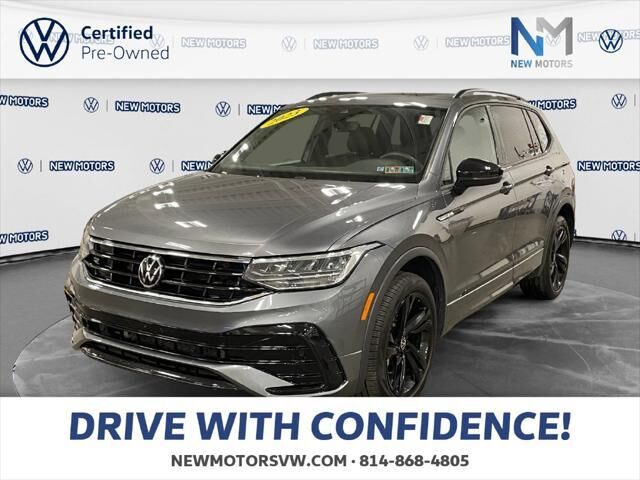 2023 Volkswagen Tiguan SE R-Line Black 4Motion — photo 1 of 13