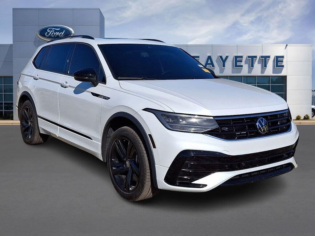2024 Volkswagen Tiguan SE R-Line Black 4Motion — photo 1 of 1