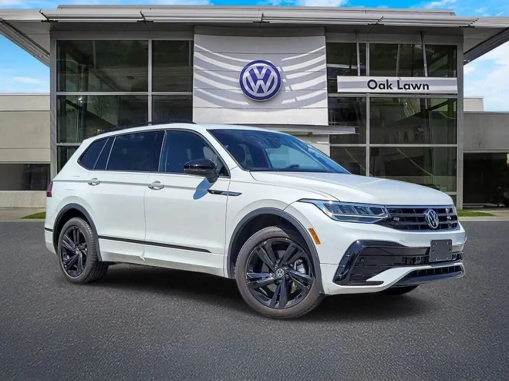 2023 Volkswagen Tiguan SE R-Line Black 4Motion — photo 1 of 13