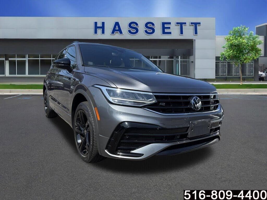 2024 Volkswagen Tiguan SE R-Line Black 4Motion — photo 1 of 1