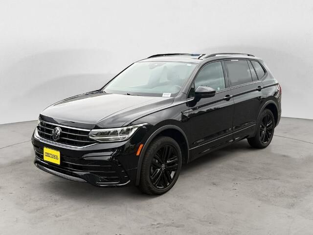 2022 Volkswagen Tiguan SE R-Line Black 4Motion — photo 1 of 13
