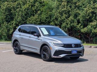 2023 Volkswagen Tiguan SE R-Line Black 4Motion — photo 1 of 13
