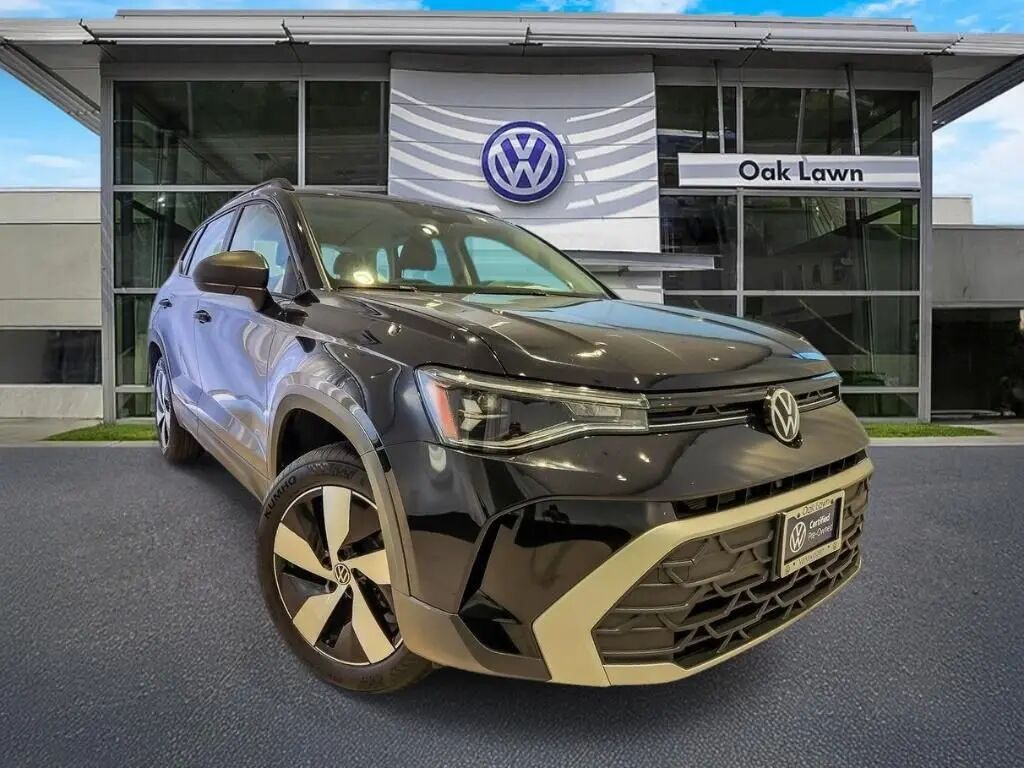 2025 Volkswagen Taos S 4Motion — photo 1 of 13