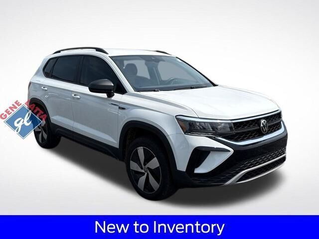 2024 Volkswagen Taos S 4Motion — photo 1 of 30