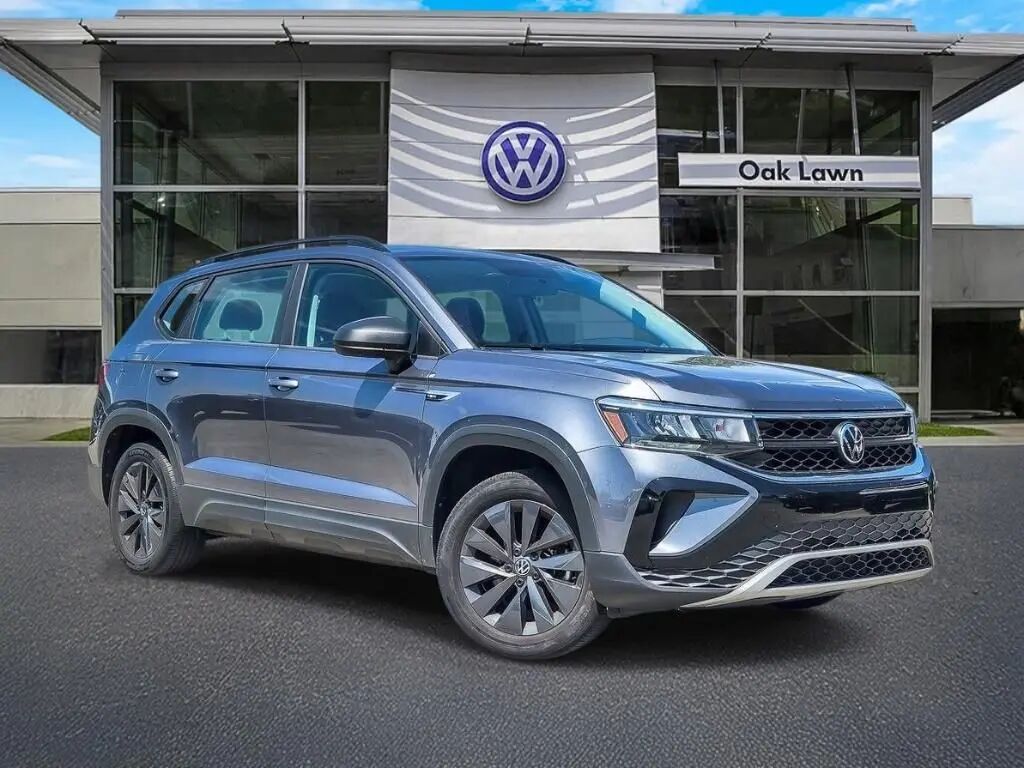 2022 Volkswagen Taos S 4Motion — photo 1 of 13