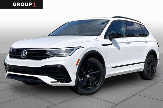 2024 Volkswagen Tiguan SE R-Line Black