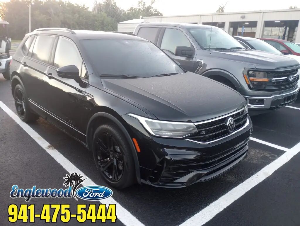 2024 Volkswagen Tiguan SE R-Line Black — photo 1 of 3