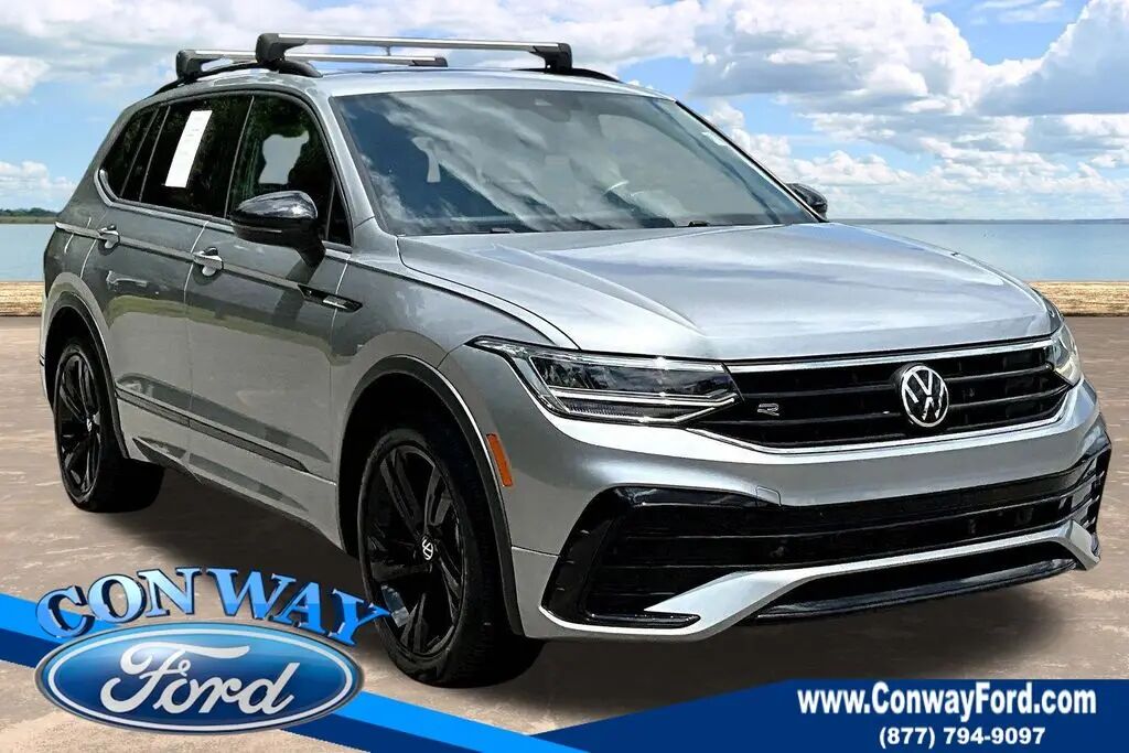 2023 Volkswagen Tiguan SE R-Line Black — photo 1 of 12