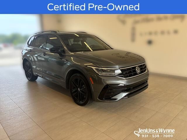 2022 Volkswagen Tiguan SE R-Line Black — photo 1 of 24