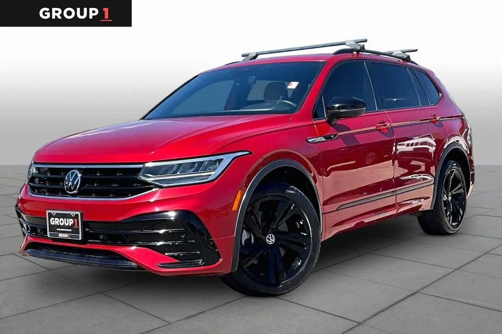 2024 Volkswagen Tiguan SE R-Line Black — photo 1 of 12