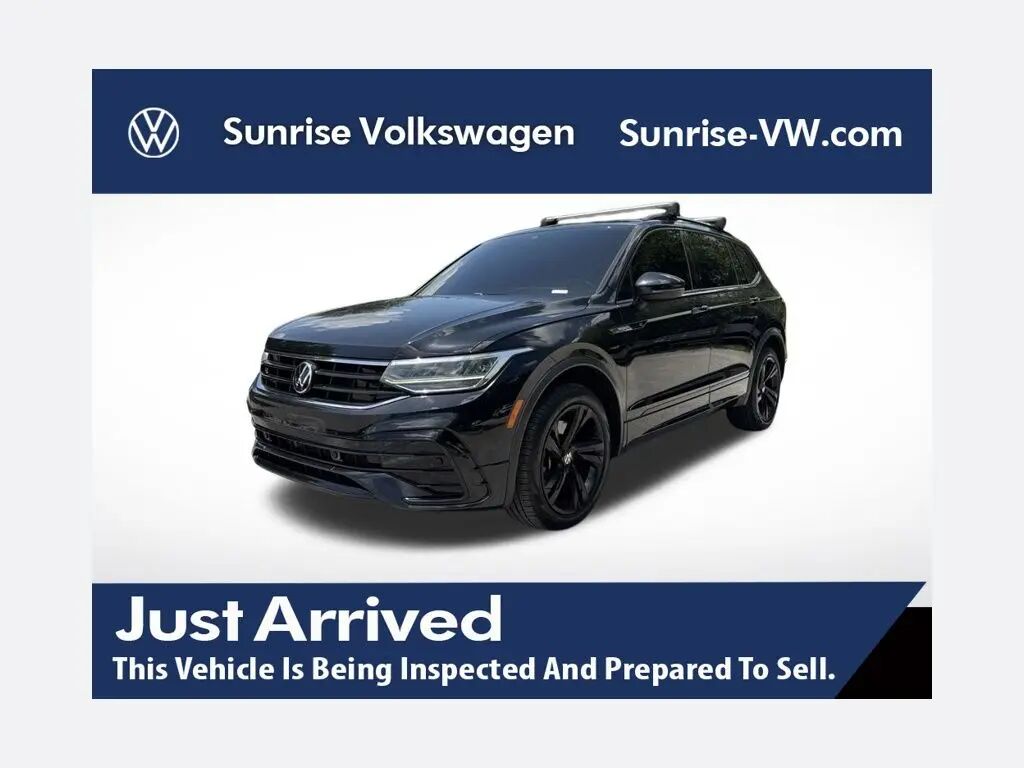 2023 Volkswagen Tiguan SE R-Line Black — photo 1 of 14