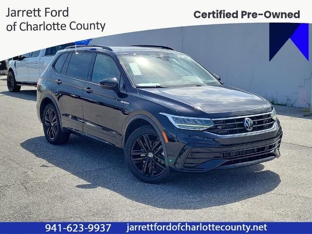 2022 Volkswagen Tiguan SE R-Line Black