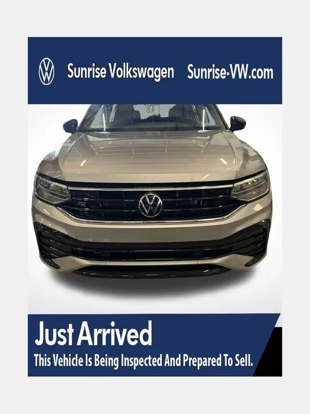 2023 Volkswagen Tiguan SE R-Line Black