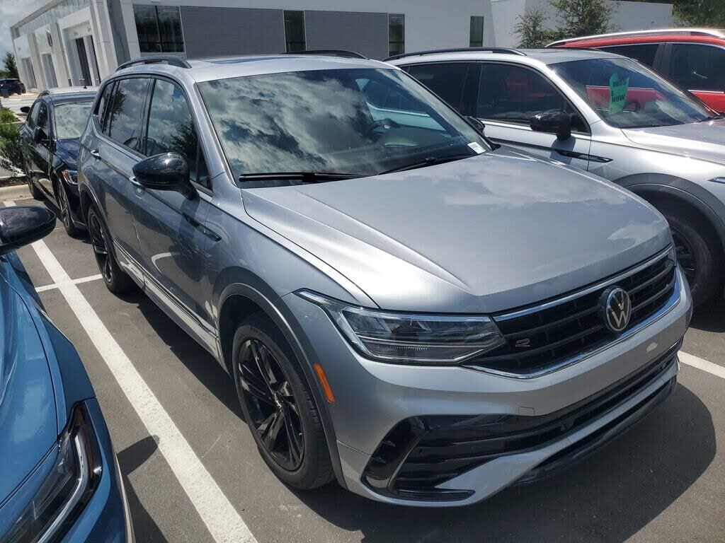 2024 Volkswagen Tiguan SE R-Line Black — photo 1 of 27
