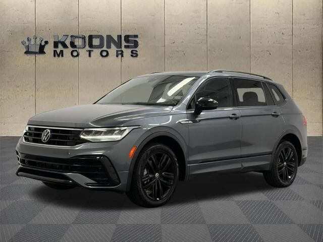 2022 Volkswagen Tiguan SE R-Line Black — photo 1 of 13