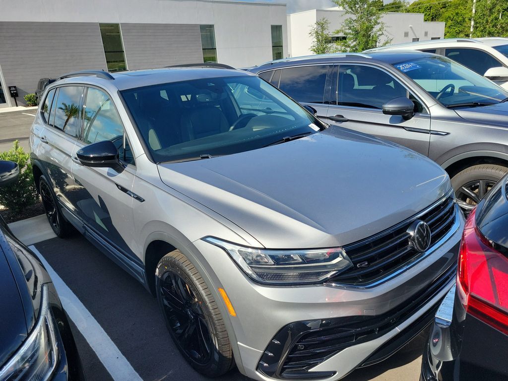 2023 Volkswagen Tiguan 2.0T SE R-Line Black — photo 1 of 13