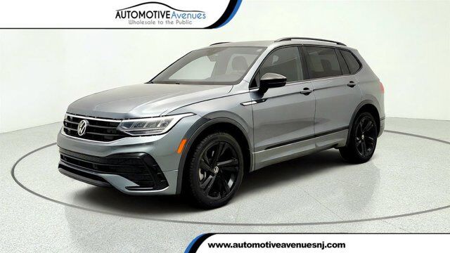 2023 Volkswagen Tiguan SE R-Line Black
