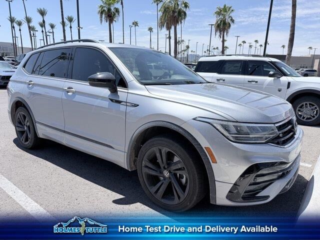 2023 Volkswagen Tiguan SE R-Line Black — photo 1 of 4