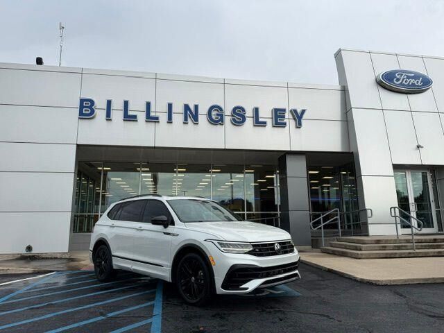 2022 Volkswagen Tiguan SE R-Line Black