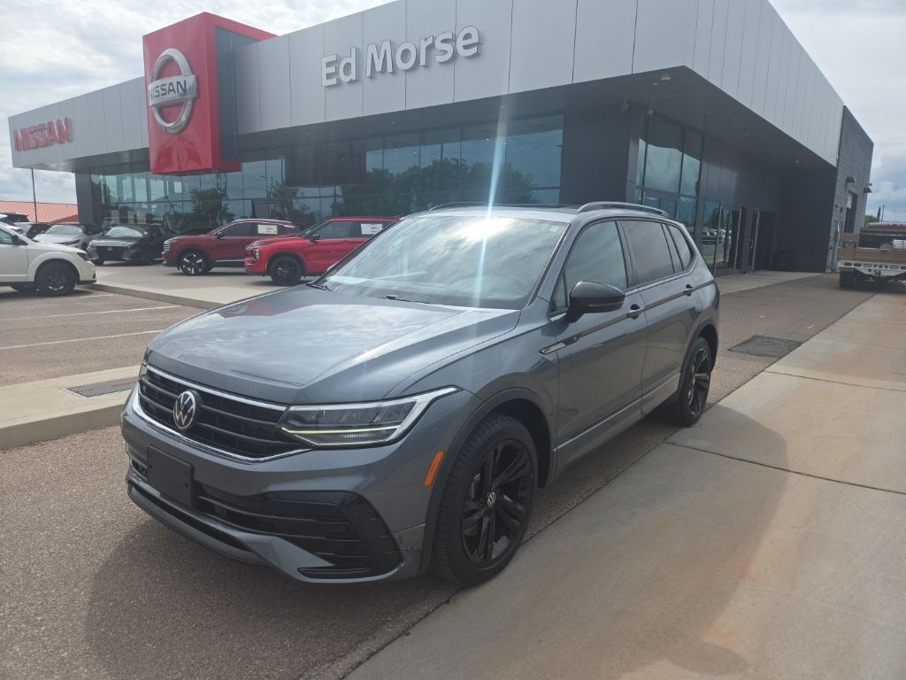 2023 Volkswagen Tiguan 2.0T SE R-Line Black — photo 1 of 13