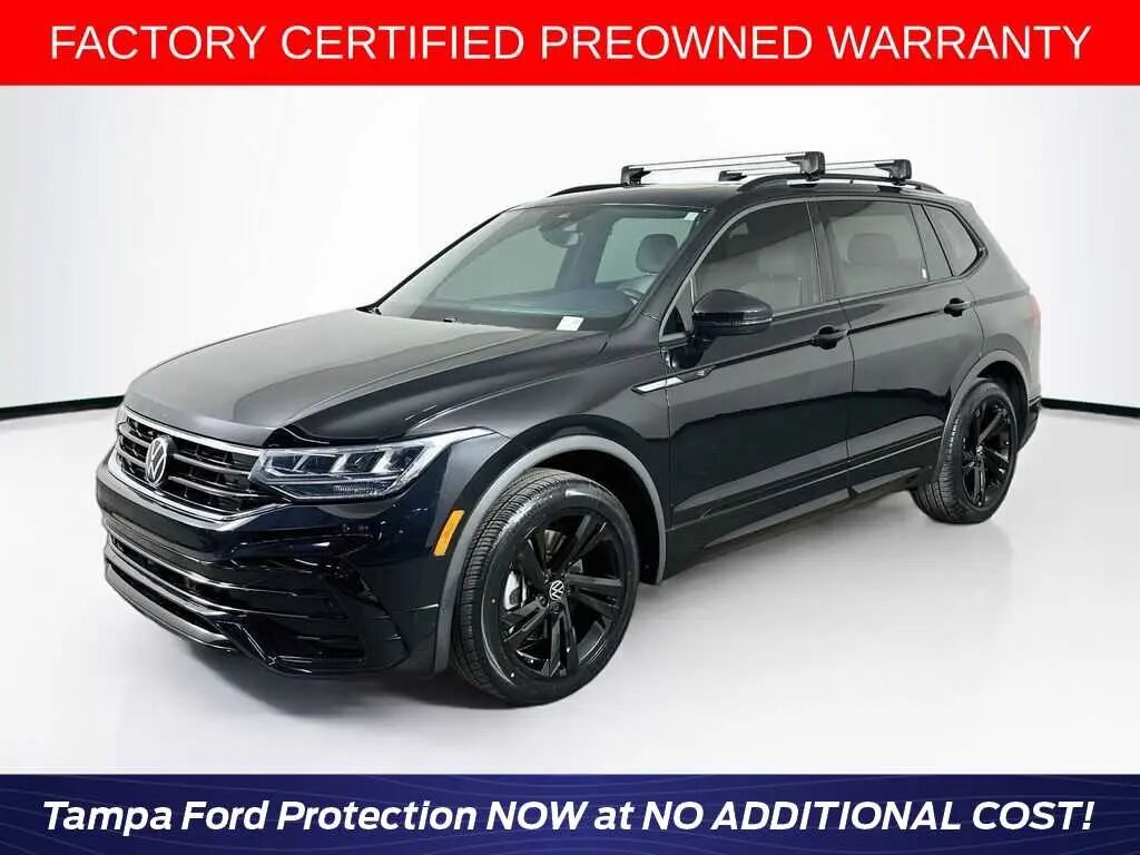 2023 Volkswagen Tiguan SE R-Line Black — photo 1 of 24