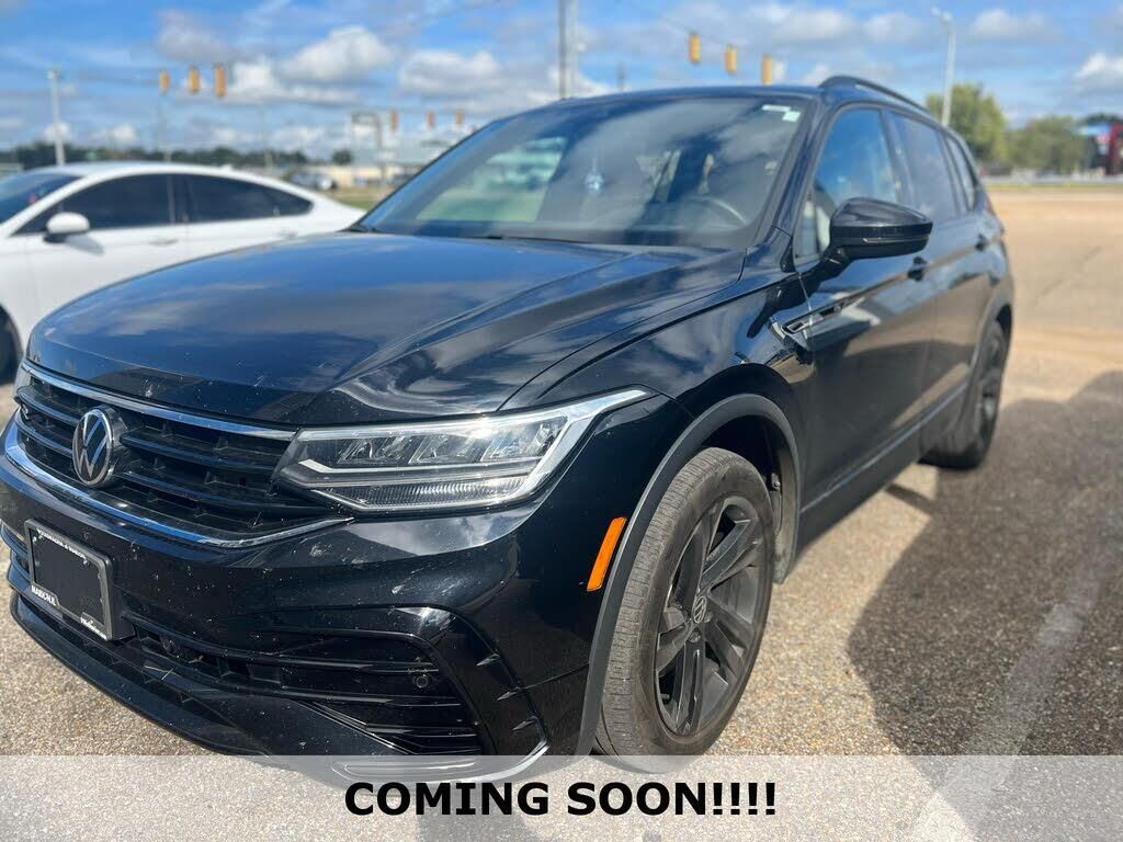 2023 Volkswagen Tiguan SE R-Line Black — photo 1 of 1