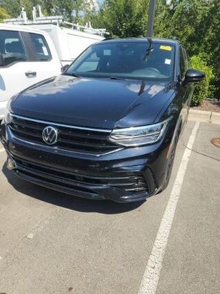 2022 Volkswagen Tiguan SE R-Line Black