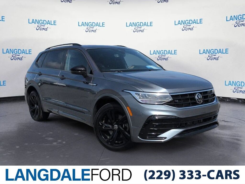 2023 Volkswagen Tiguan SE R-Line Black — photo 1 of 14