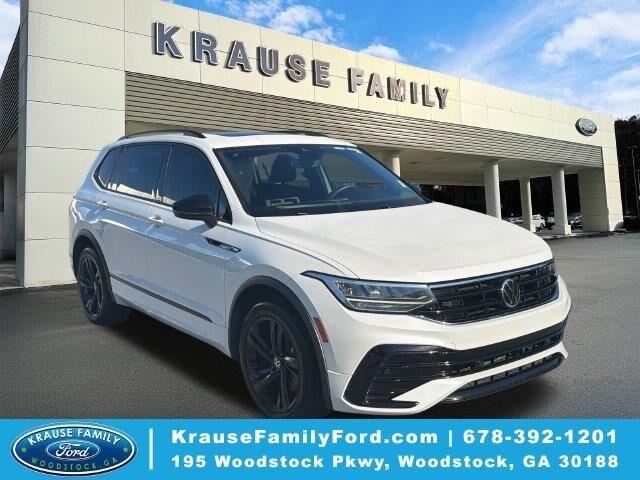 2023 Volkswagen Tiguan SE R-Line Black