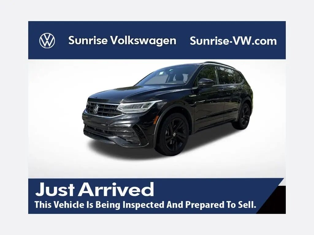 2024 Volkswagen Tiguan SE R-Line Black — photo 1 of 14