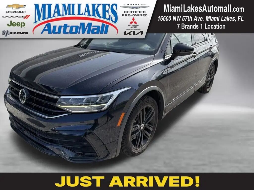 2022 Volkswagen Tiguan SE R-Line Black — photo 1 of 8