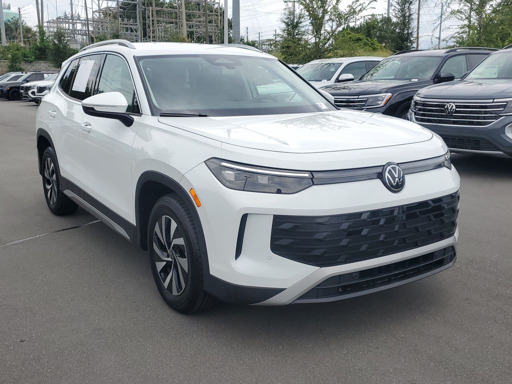 2025 Volkswagen Tiguan 2.0T S — photo 1 of 13