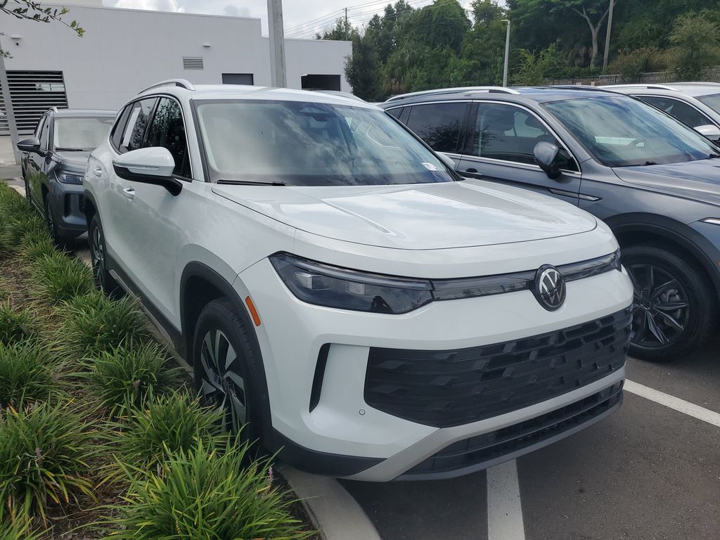 2025 Volkswagen Tiguan 2.0T S — photo 1 of 13