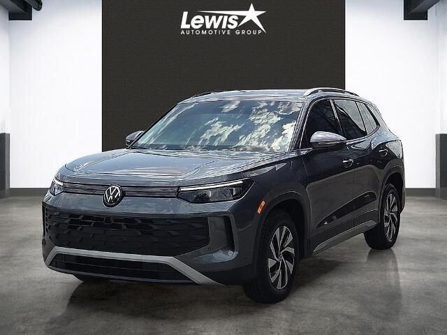 2025 Volkswagen Tiguan S — photo 1 of 23
