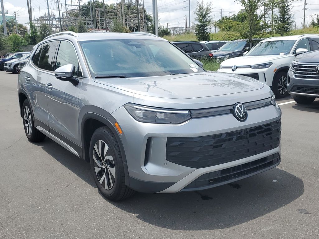 2025 Volkswagen Tiguan 2.0T S — photo 1 of 13