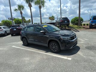 2022 Volkswagen Taos 1.5T S — photo 1 of 13