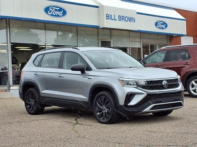 2023 Volkswagen Taos S — photo 1 of 13