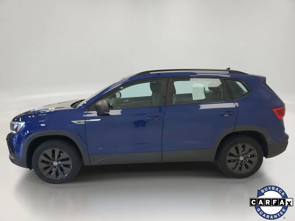 2022 Volkswagen Taos S — photo 1 of 12
